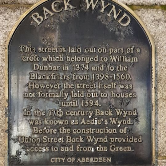Commemorative plaque to Back Wynd