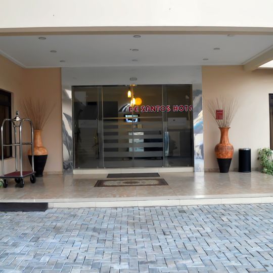 De Santos Hotel, Lagos