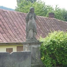 Socha svaté Rosálie na mostě v Benešově ulici ve Sloupu v Čechách