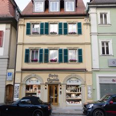 Wohn- und Geschäftshaus