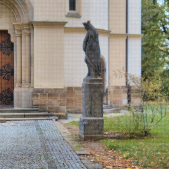 Socha Madony u kostela svatého Norberta v Střešovicích