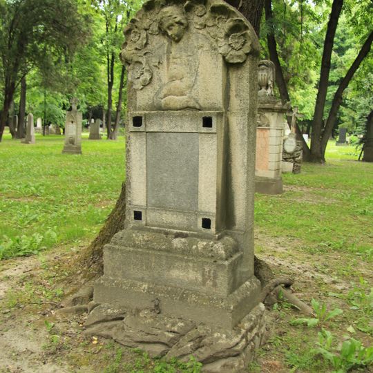 Ondrejský cintorín, náhrobník s reliéfom