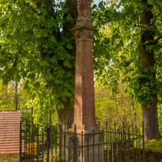 Sloup se sochou Panny Marie