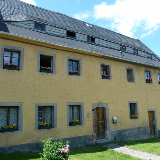 Wohnhaus in halboffener Bebauung Schellsieben 1