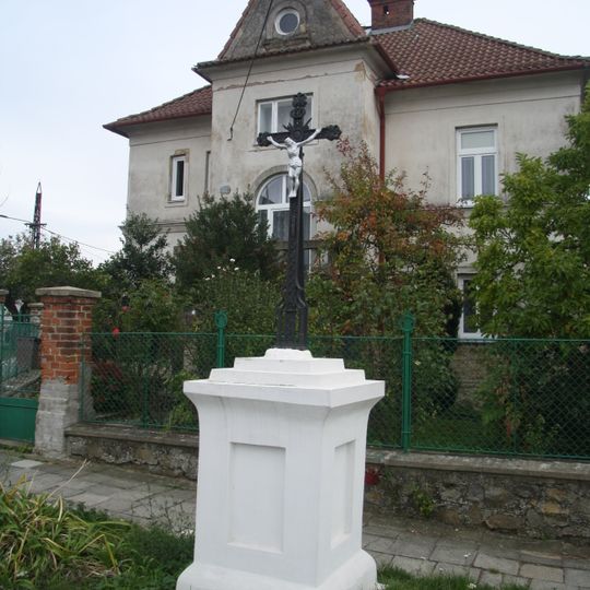 Kříž na křižovatce Miličovy a Čechovy ulice