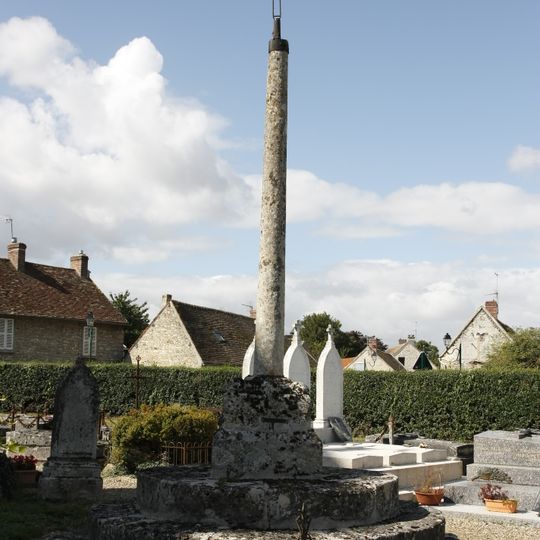 Croix de cimetière de Gouzangrez