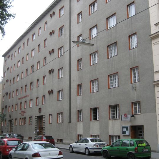 Therese-Schlesinger-Hof