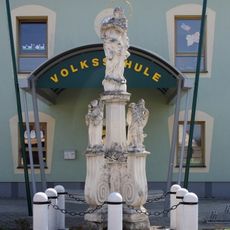 Pest-/Dreifaltigkeitssäule, Immaculata mit Pestheiligen