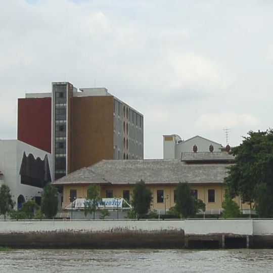 Università Thammasat