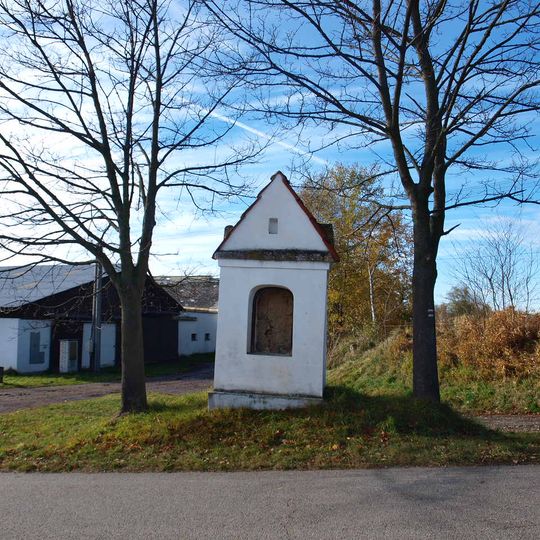 Výklenková kaple ve Svaté Maří u cesty do Trhonína
