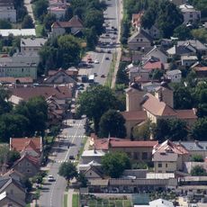 Układ urbanistyczny osady z ukształtowaniem terenu, zabudową, układem komunikacyjnym, zielenią, systemem wodnym rzeki Kurówki