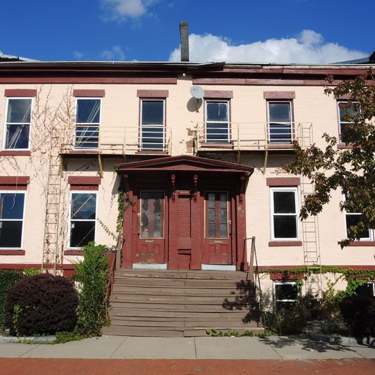 Washington Street Rowhouses