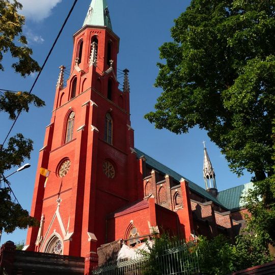 Ogrodzenie z murem oporowym i schodami kościoła św. Wojciecha w Radzionkowie