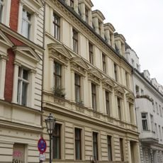 Mietshaus und Remise Linienstraße 147