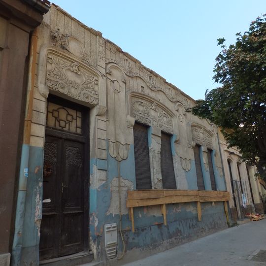 Зграда у Улици Браће Јовановића 13