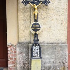 Kříž před farou v Prosiměřicích