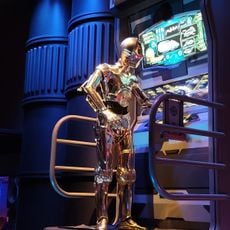 Star Tours: La Aventura continúa*