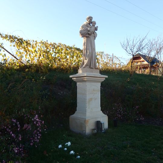 Socha svatého Antonína Paduánského v ulici Antonínská v Hluku