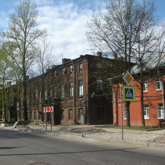 Finlyandskaya Street, 3, 5, 7