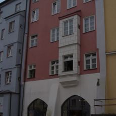 Wohn- und Geschäftshaus