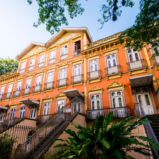 Casa casada à Rua Leite Leal, nº 29