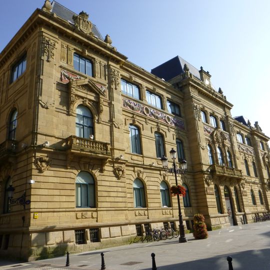 Post and mail building, Urdaneta street