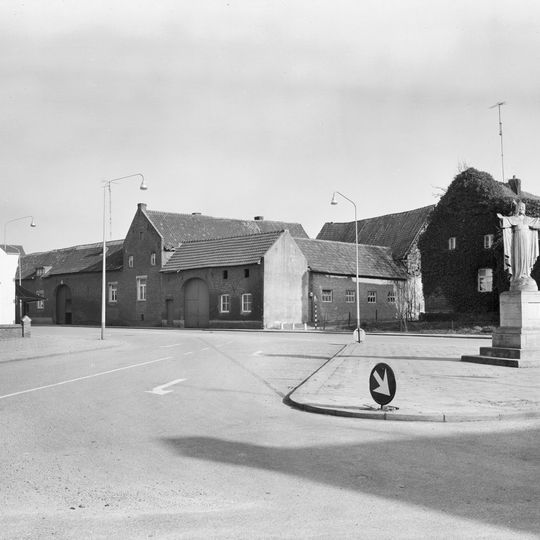 Statue of Sacred Heart of Jesus Christ