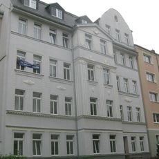 Mietshaus in geschlossener Bebauung mit Vorgarten Beethovenstraße 7