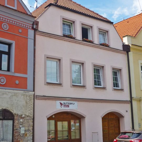 Sklepy zbořeného domu čp. 34, st. 282/1, 283/2