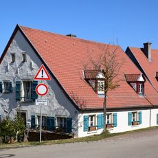 Wohnstallhaus mit Nebengebäude, Nr. 28