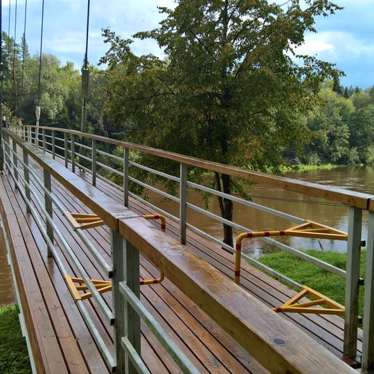 Kājnieku tilts pār Gauju pie Velnalas