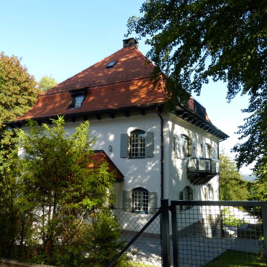 Heinrich-Knote-Straße 16