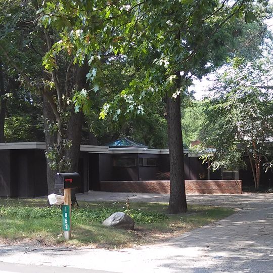 Robert C. and Bettie J. Metcalf House