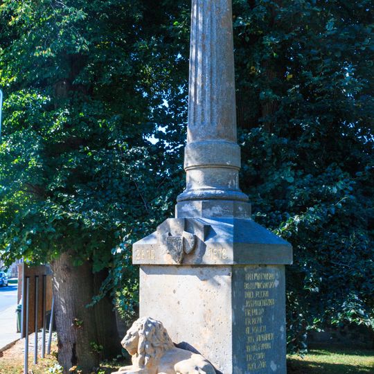 Dvory - pomník padlých