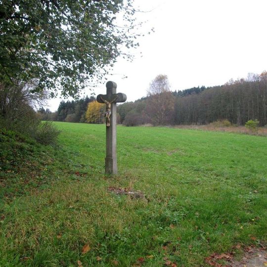 Kříž severně od Kotouně u rozcestí