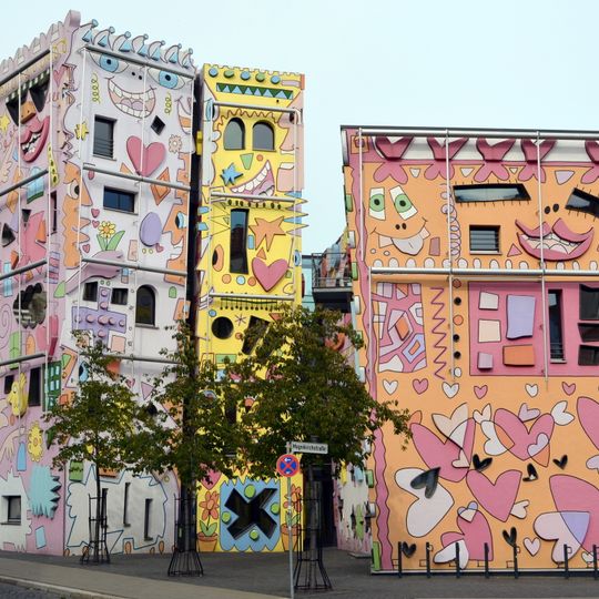 Happy RIZZI House