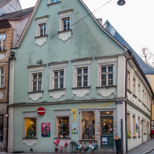 Wohn- und Geschäftshaus