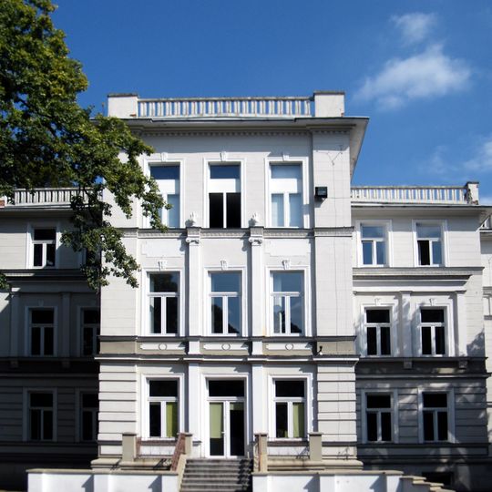 Willa, ob. Młodzieżowy Dom Kultury