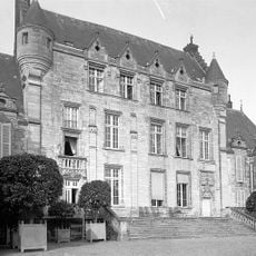 Château de Fresneaux-Montchevreuil