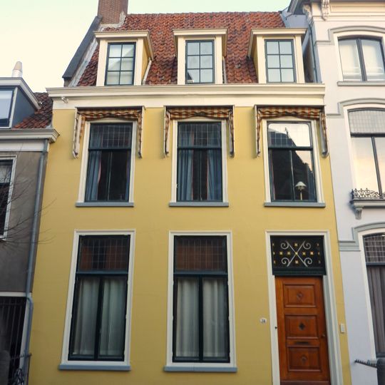 Pieterskerkhof 34, Leiden