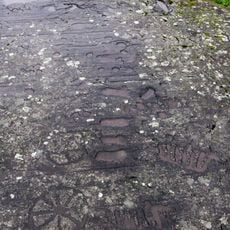 Flyhov hällristning