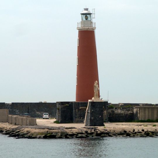 Napoli Molo San Vincenzo lighthouse