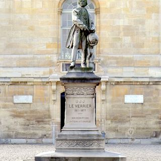 Statue of Urbain Le Verrier