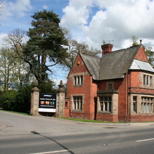 Golden Gates Lodge and entrance screen