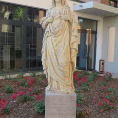Statue