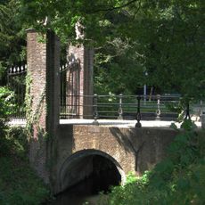 Het Huys ten Donck: toegangsbrug