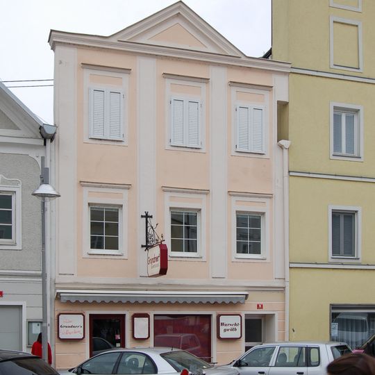 Stadtplatz 8