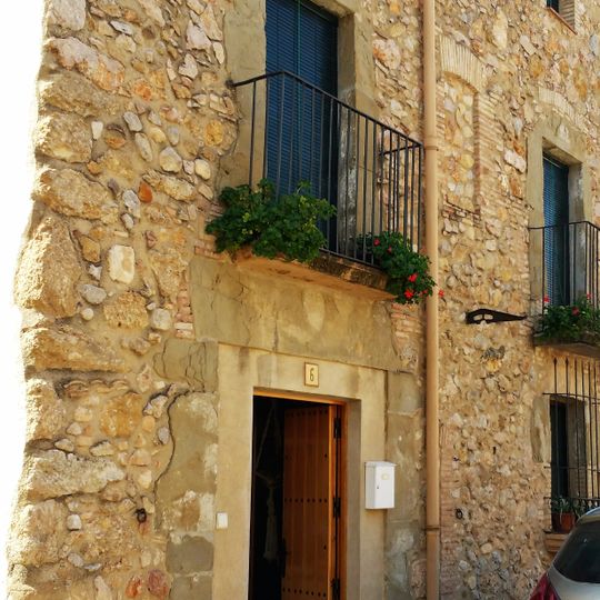 House in plaça Catalunya, 6