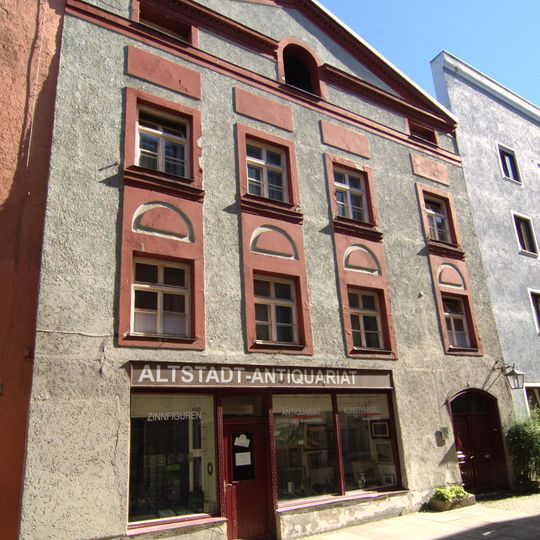 Wohn- und Geschäftshaus