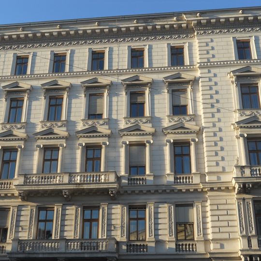 Wohn- und Geschäftshaus